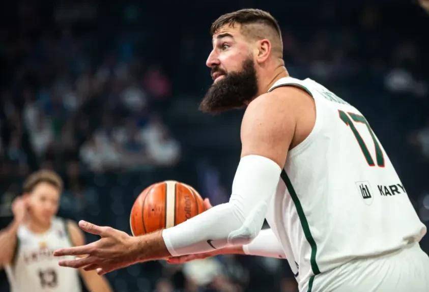 乐鱼登录-瓦兰丘纳斯绝杀，篮网惜败