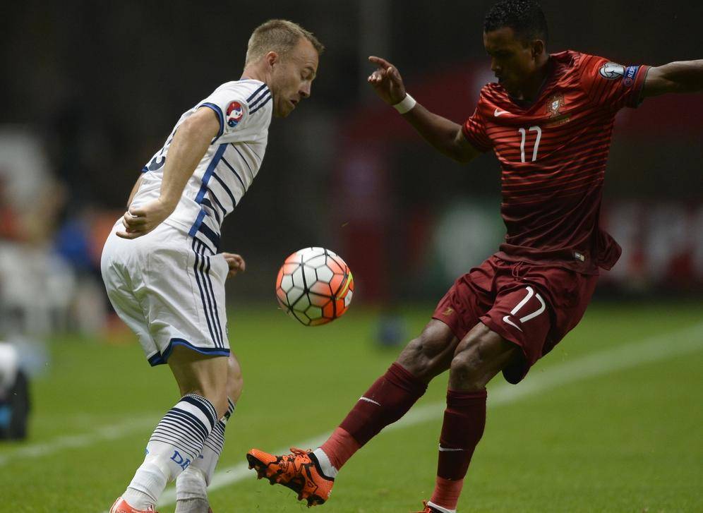 包含葡萄牙队逆转英格兰队，张继科统治全场的词条